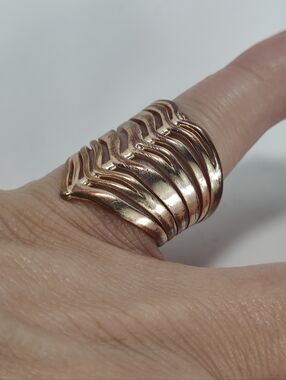 Kendra Scott Liv Ring Rose Gold Tone Ribbed Statement Band Size 6 Adjustable